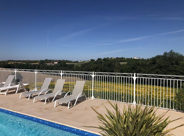 Gîte pour 4 personnes, avec jardin et jacuzzi ainsi que piscine et terrasse - 1