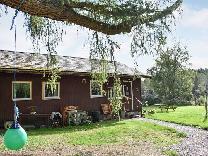 Log cabin for 5 people, with garden, with pets in Scotland