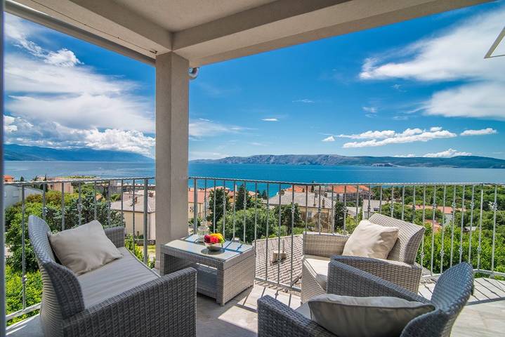 Apartament wakacyjny dla 6 osób, z Balkon/ taras w Novi Vinodolski