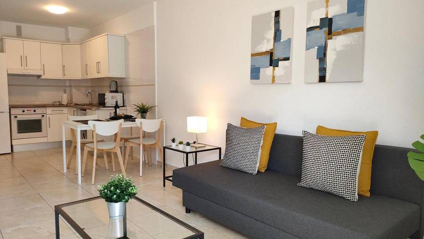 Apartamento de vacaciones para 4 personas, con terraza y piscina además de vistas y piscina para niños - 1
