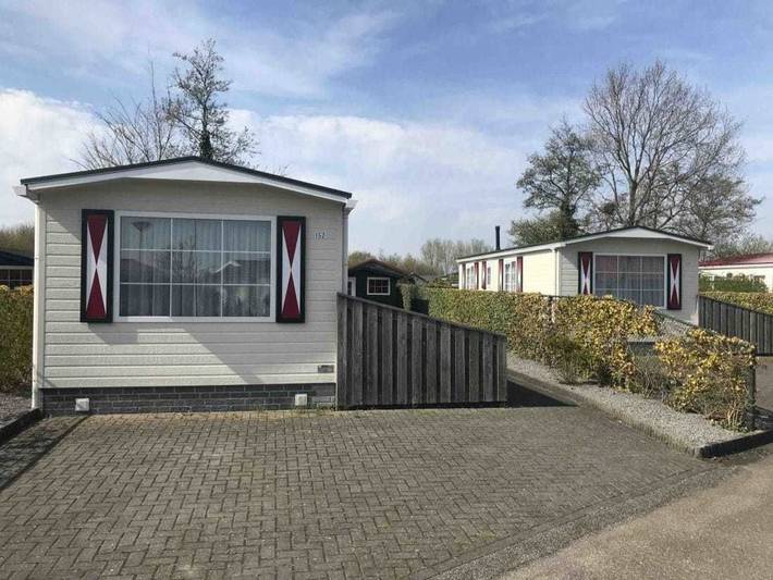 Chalet für 8 Personen, mit Terrasse und Balkon/Terrasse - 1