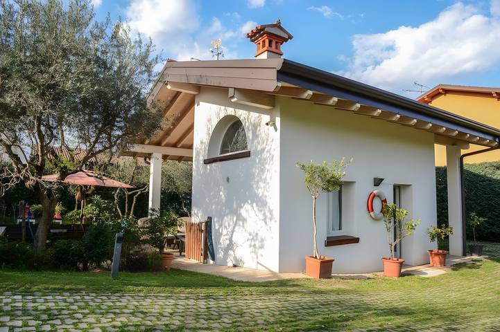 Location de vacances pour 4 personnes, avec jardin et vue sur le lac, animaux acceptés à Padenghe sul Garda