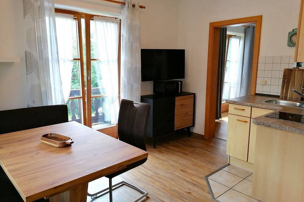 Ganze Wohnung, Nr. 3 Ferienwohnung Sunnseitn 45qm, Balkon, 1 Schlafzimmer, 1 Wohnzimmer in Ruhpolding, Bayerische Alpen