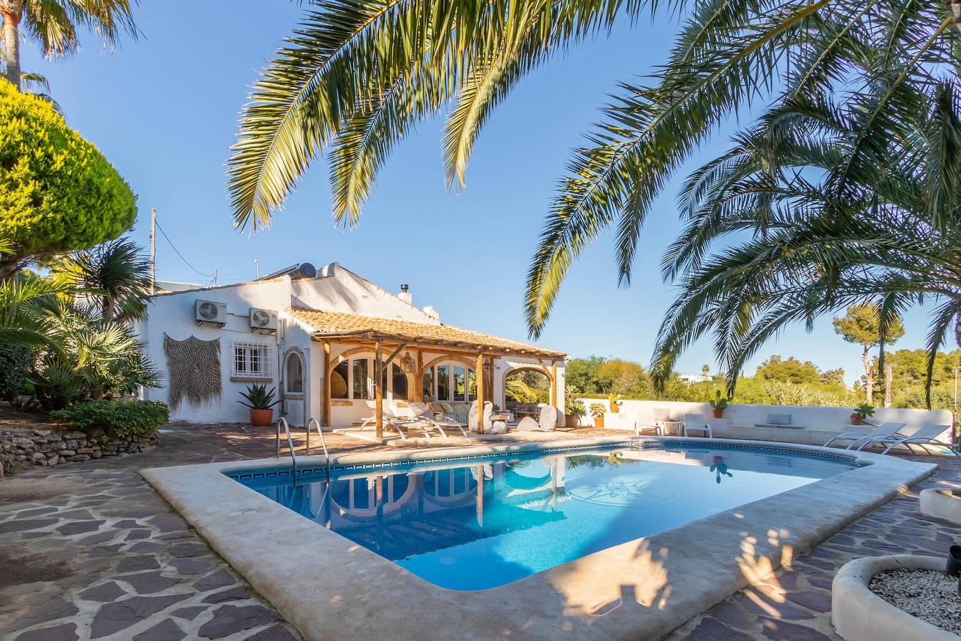 Villa 'Calle Pino Javea' with Sea View, Private Pool and Wi-Fi in Jávea, Costa Blanca