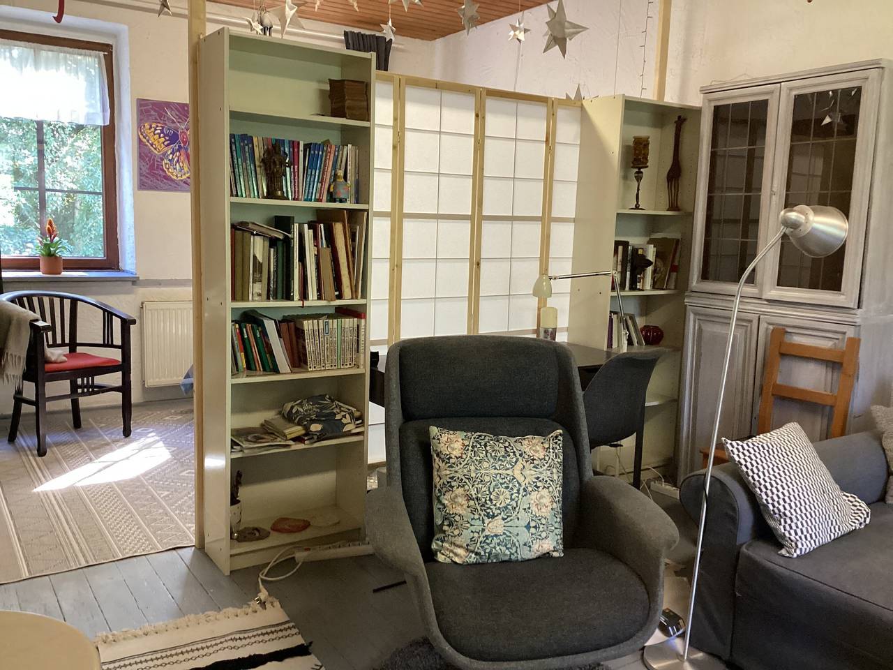 Ganze Wohnung, Apartment „Im Ersten Stock“ mit Bergblick, Gemeinschaftsgarten und Wlan in Üxheim, Vulkaneifel