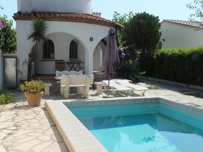 Villa für 8 Personen, mit Terrasse und Garten in Empuriabrava