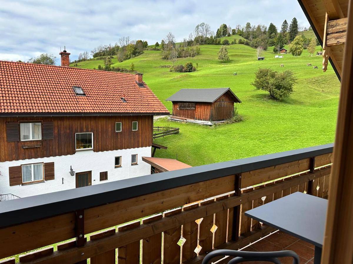 Ganze Wohnung, Das Bischof - 5 exklusive Ferienwohnungen und 1 Doppelzimmer - 4x mit privater Zirben Sauna - Semmelservice & Hindelang Plus in Vorderhindelang, Bad Hindelang
