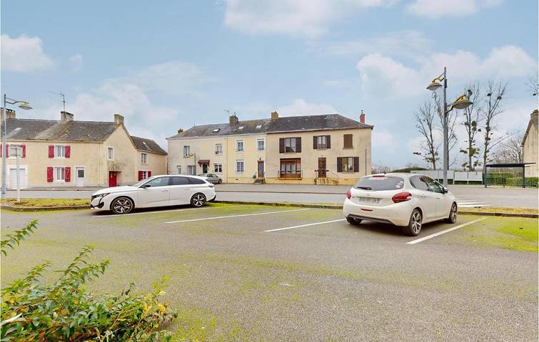 Location de vacances pour 10 personnes, avec terrasse dans Parennes - 2