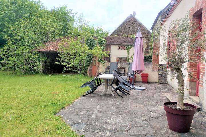 Maison de vacances pour 4 personnes, avec Terrasse et Jardin dans Baraize