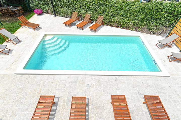 Location de vacances pour 16 personnes, avec piscine et balcon à Vodnjan - 2