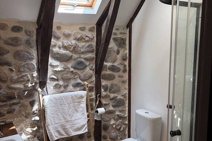 Delightful 2-bedroom cottage in charming Beaulieu-sur-Dordogne in Beaulieu-sur-Dordogne, Brive-la-Gaillarde region