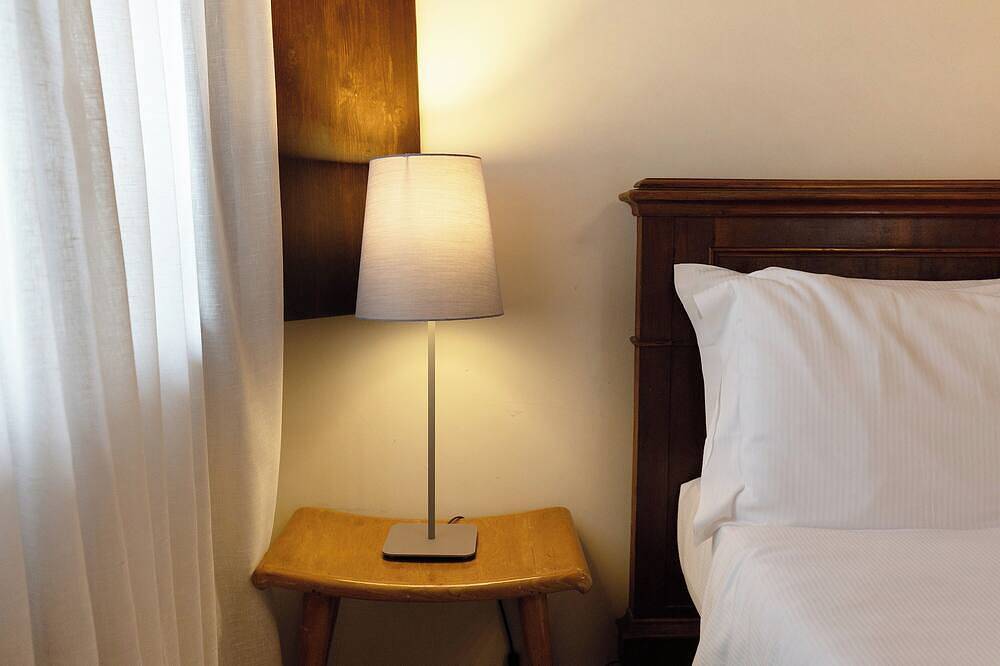 Entire apartment, Apartment 'Il Bozzolo Boutique Mirabolano' where Relaxation meets Design in Valeggio sul Mincio, Verona Province