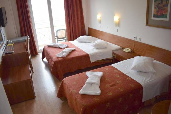 Hôtel pour 3 personnes, avec Balcon ainsi que Terrasse et Vue dans Selianitika - 4