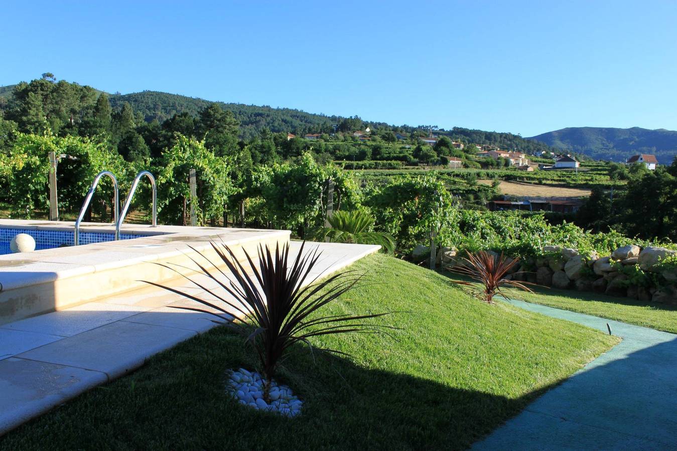 Casa de Férias 'Casa Das Cortes Em Melgaço' com Vista para a Montanha, Piscina Privada e Wi-Fi in Melgaço, Distrito de Viana do Castelo