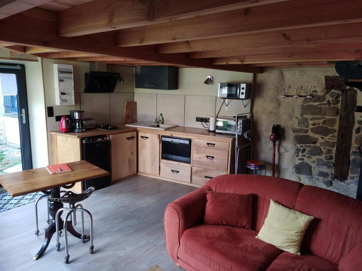 One-Bedroom House in Manglieu, Parc Naturel Régional Livradois-Forez