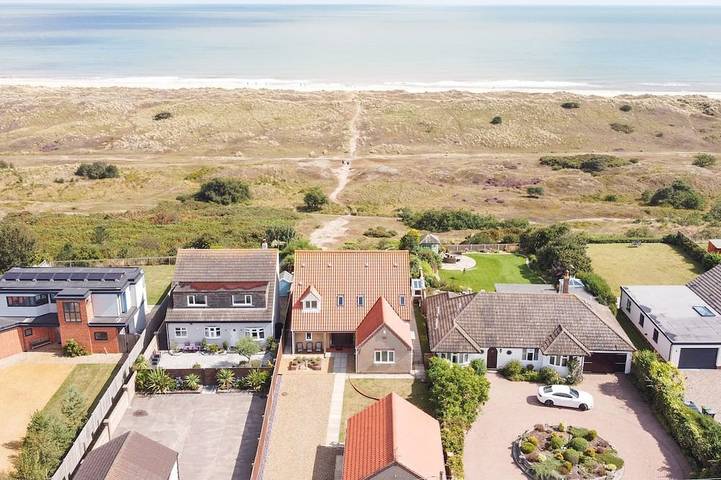 Holiday rental for 8 people, with garden and hot tub in Winterton-on-Sea