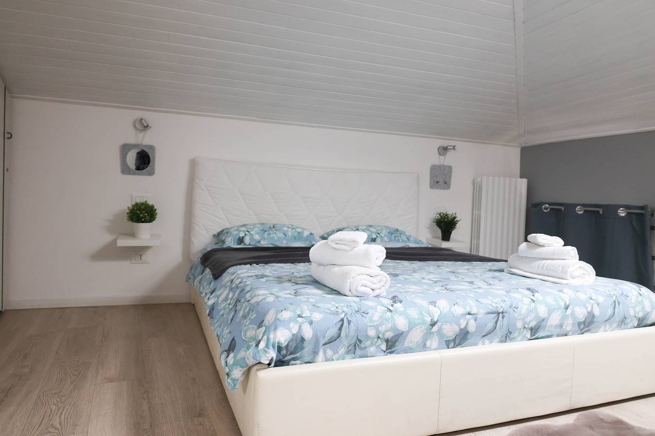 Entire apartment, Lapiccolina By Case al Lago in Desenzano del Garda, Garda Mountains