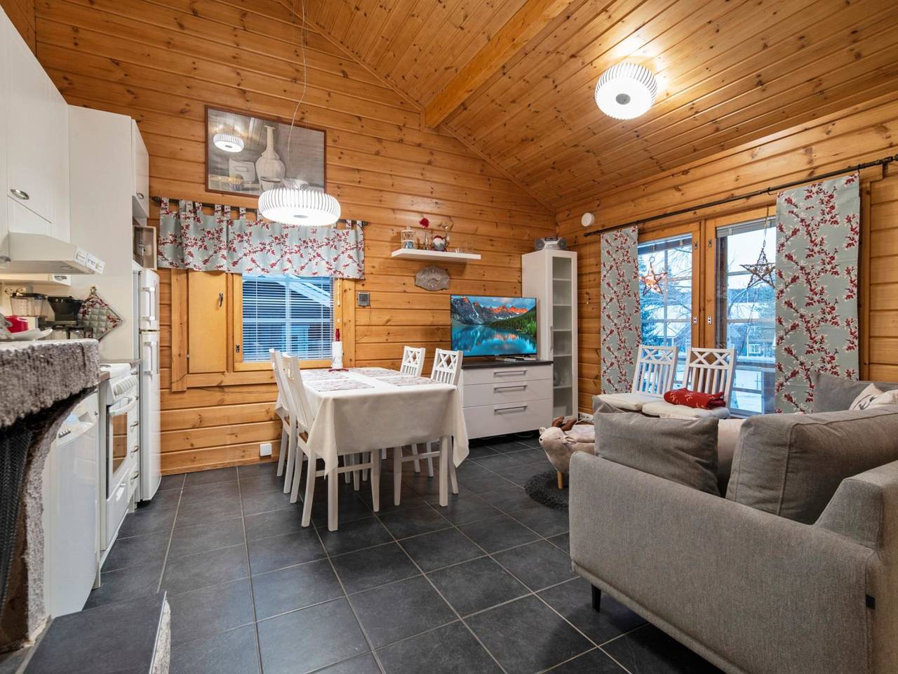 Lomaylläs maja, palovaarankaarre 6 a in Lappland