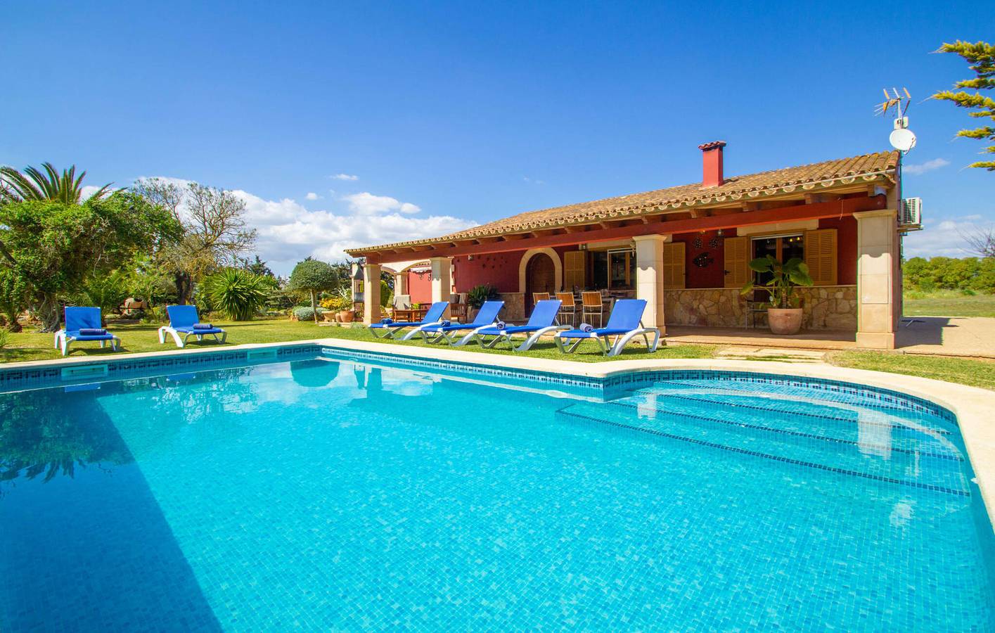 Gemütliche Wohnung in der Nähe von Playa de Ses Covetes - Pool, AC, Wifi in Es Trenc, Campos