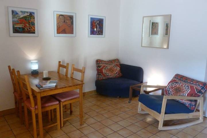 Gîte pour 2 personnes, avec terrasse et jardin à Le Luc - 3