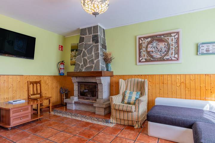 Casa Vacacional Angela con Terraza Privada, Balcón y Wi-Fi in Isla, Arnuero