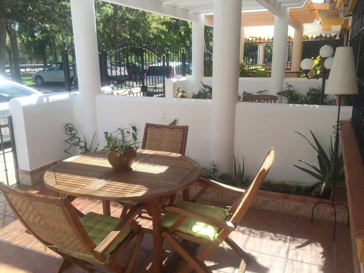 Adosado Karivu Patera in Islantilla, Lepe