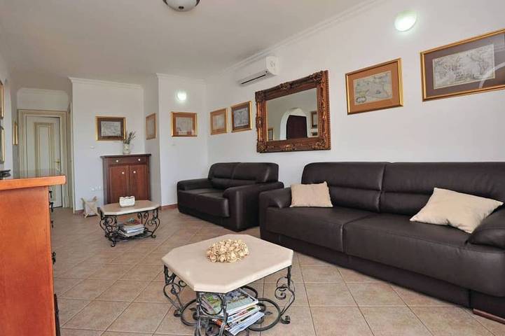 Villa pour 12 personnes, avec jardin et jacuzzi, animaux acceptés à Solin - 4
