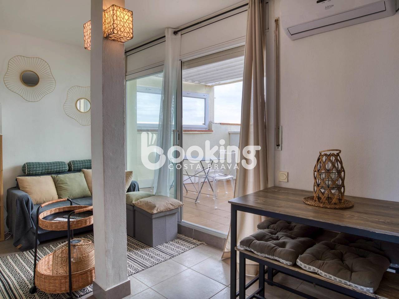 Apartamento vacacional entero, Ático con vistas y piscina cerca de la playa y comercios in Platja d'Aro, Costa Brava