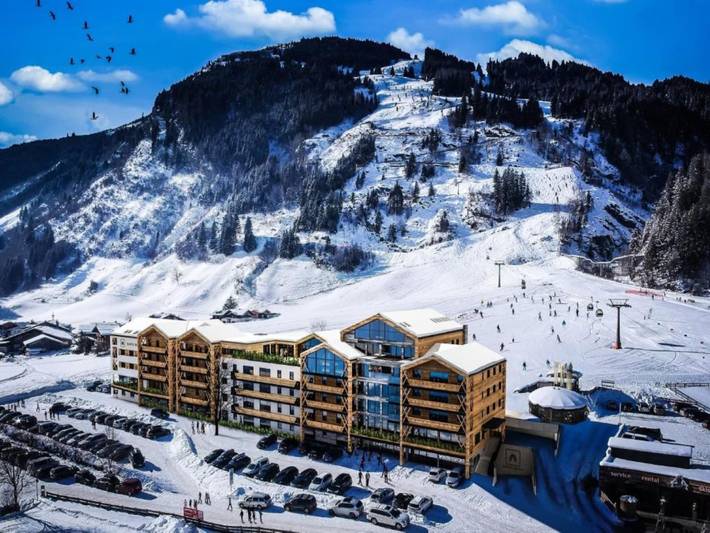 Ferienwohnung für 8 Personen, mit Balkon und Pool sowie Sauna in Rauris