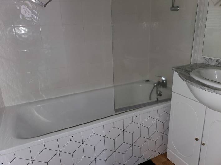 Gîte pour 6 personnes, avec vue sur le lac et terrasse à Besse-et-Saint-Anastaise - 3