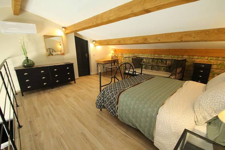 Location de vacances pour 4 personnes, avec jardin et terrasse à Saint-Étienne-du-Grès - 3