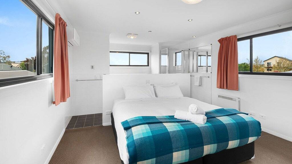 Jillamatong 14 - 3Br House l Pet Friendly l Fenced Backyard l Wifi in Jindabyne, New South Wales