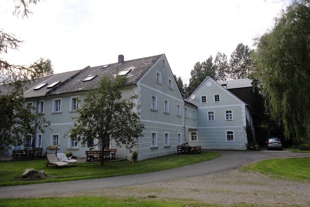 Ganze Wohnung, Unterkunft im ersten Stock in der Mittelgebirgslandschaft des Oberpfälzer Waldes in Tirschenreuth, Ostbayern