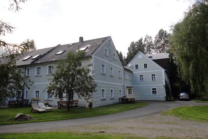 Ganze Wohnung, Unterkunft im ersten Stock in der Mittelgebirgslandschaft des Oberpfälzer Waldes in Tirschenreuth, Ostbayern