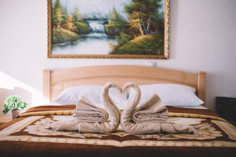 Four bedded room with private sea view balcony in Ulcinj, Dulcigno