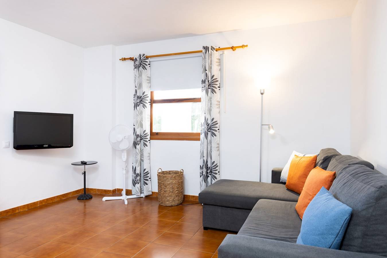 Ganze Wohnung, Ferienwohnung für 3 Personen mit Terrasse in Playa Puerto Colón, Adeje