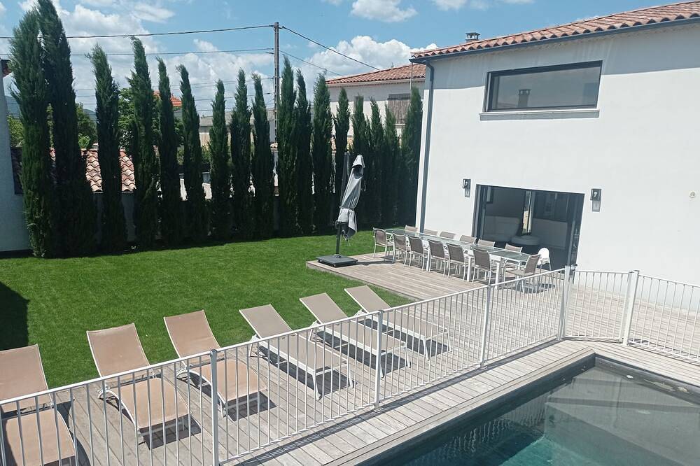 Modern house with pool in Alès, Cévennes