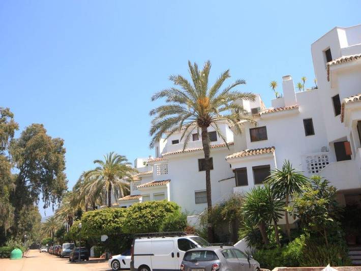 Vakantiewoning voor 7 personen, with Balkon/Terras and Tuin as well as Zwembad in Elviria