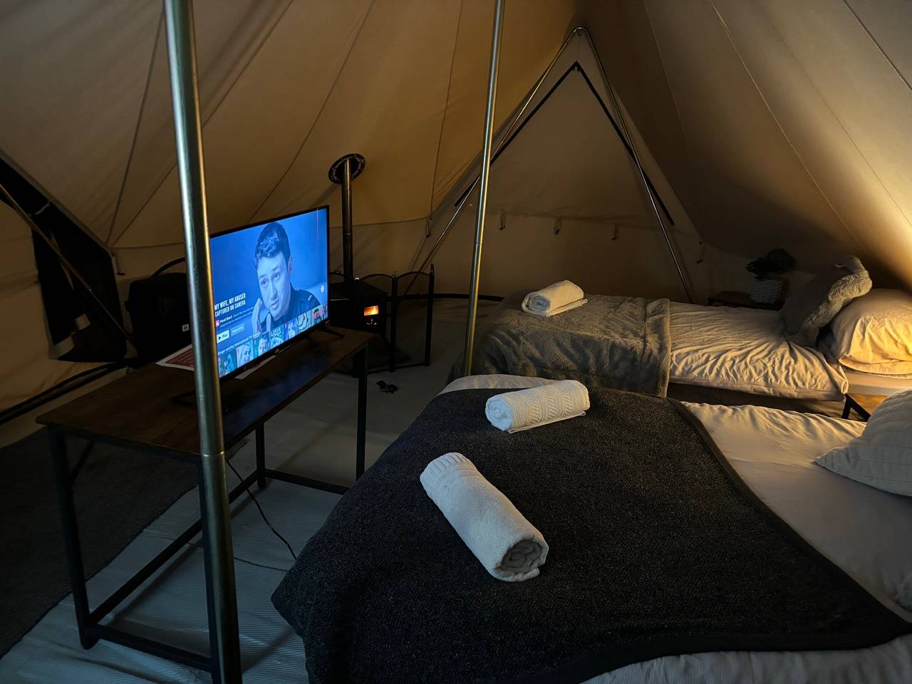 Cozy Hot Tent with Log Burner & Hot Tub Left Tent in Isle of Anglesey
