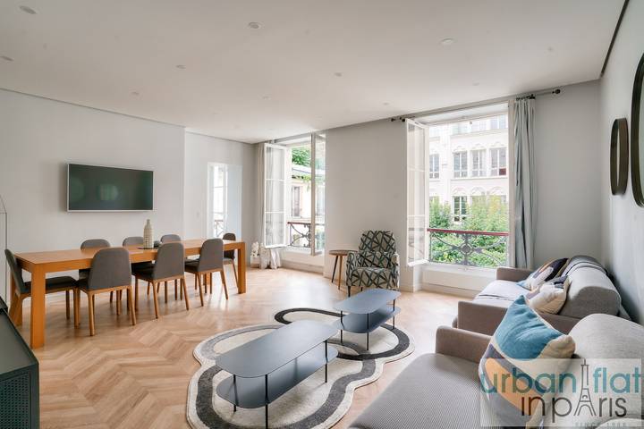 Holiday rental for 12 people in Paris