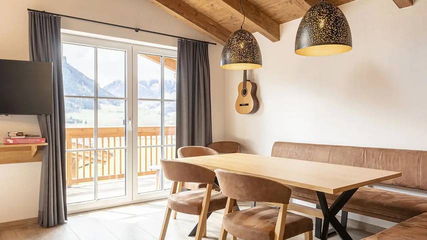 Ferienhaus für 9 Personen, mit Garten und Sauna in Uttendorf