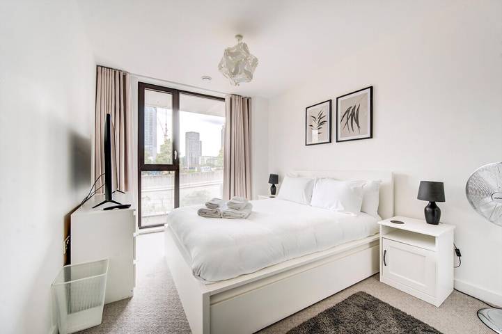 Apartment for 10 people, with garden and balcony in East London