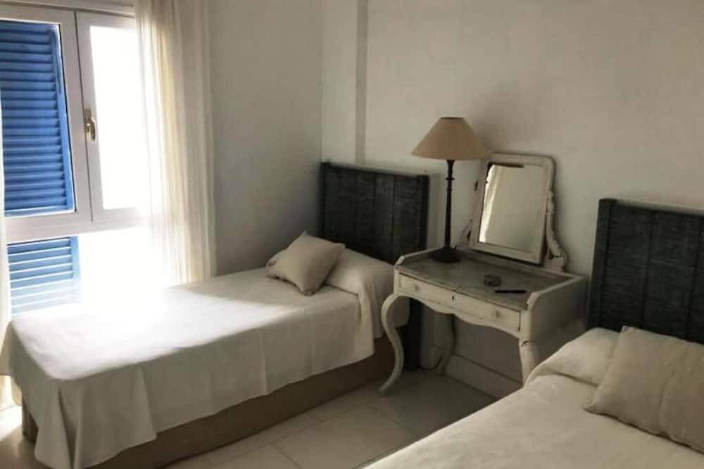 Fantastic House In First Line Of Marina Sotogrande, One Minute From The Beach. in Sotogrande, San Roque