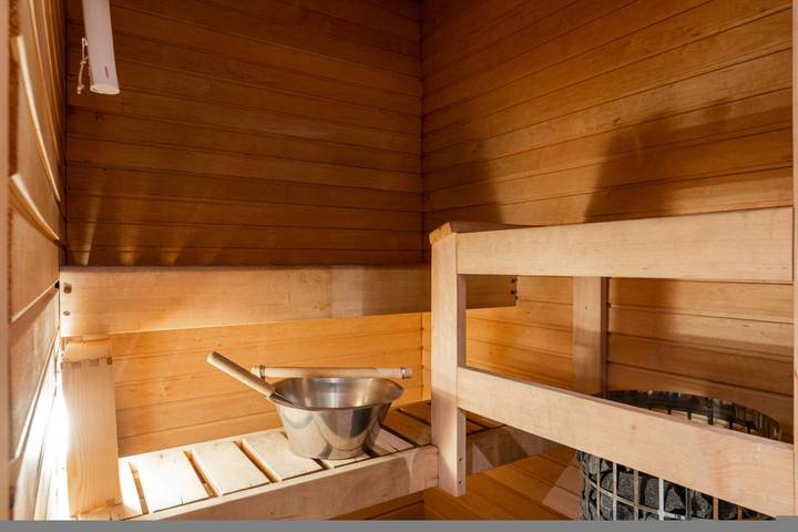 Ganze Wohnung, Top Location 1Br Apt | Private Sauna | Sleeps 8 | "Koskipuisto" in Pirkanmaa