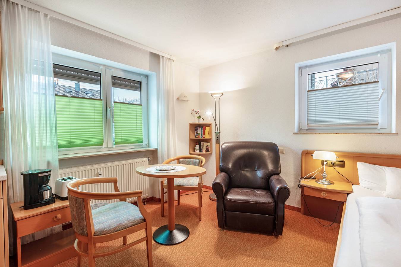 Zimmer 'Doppelzimmer 3 - Behindertengerecht' mit Gemeinschaftsterrasse und Wi-Fi in Bad Bellingen, Südschwarzwald