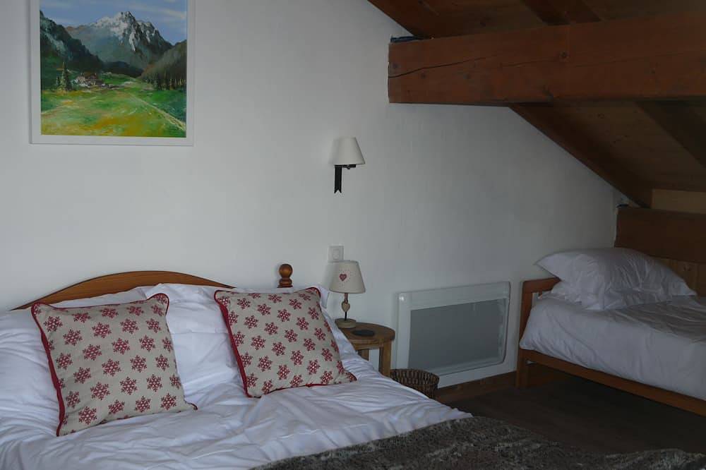 Bellissimo chalet vicino alla fermata ski bus, viste favolose, Tablet, e Wi-Fi in Saint-Bon-Tarentaise, Le tre valli