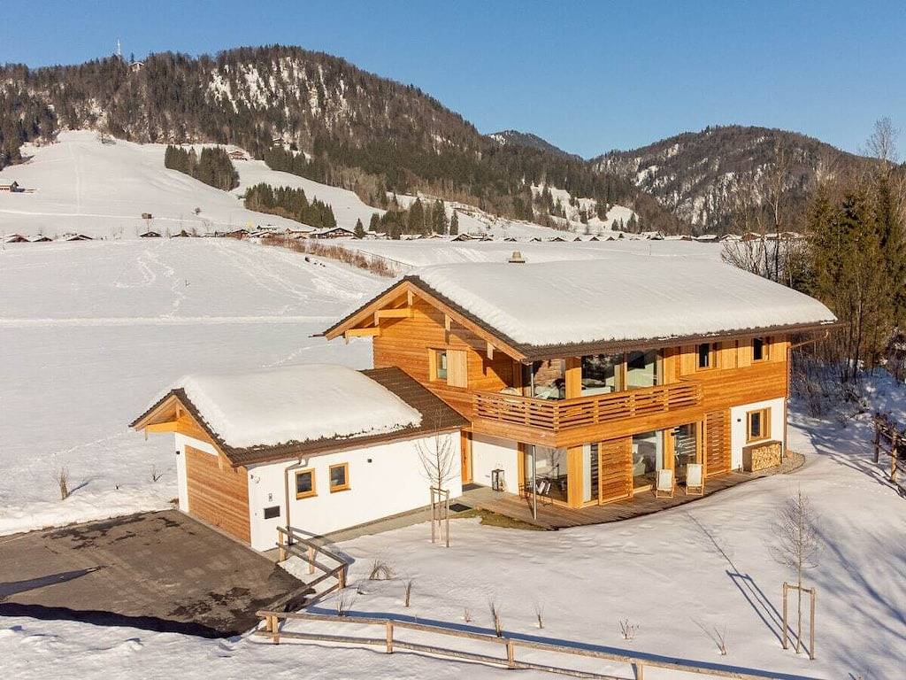 Hütte in Reit im Winkl mit Schwimmbecken in Reit im Winkl, Bayerische Alpen