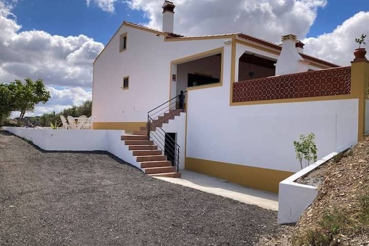 Villa para 8 pessoas, com jardim e terraço em Moura