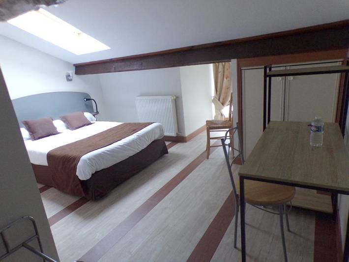 Hôtel pour 4 personnes, avec terrasse à Rochechouart - 4