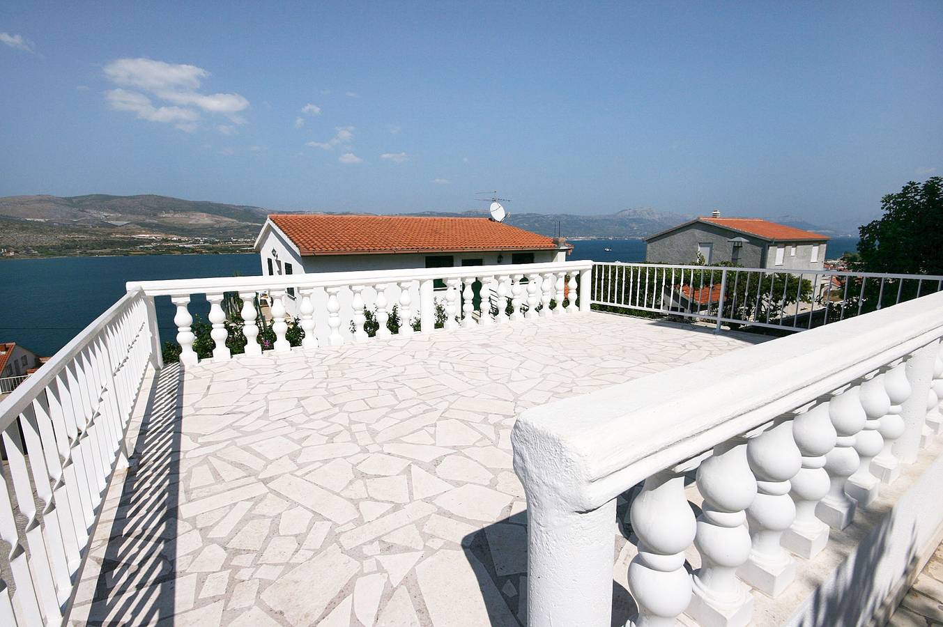 Entire apartment, One bedroom apartment with terrace and sea view Mastrinka, Čiovo A-4648-c in Mastrinka, Ciovo